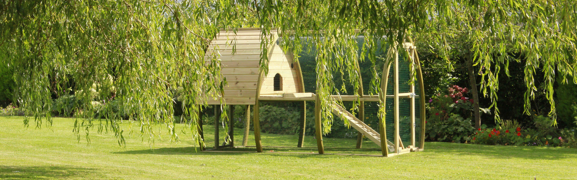 Arched Rabbit House by Framebow