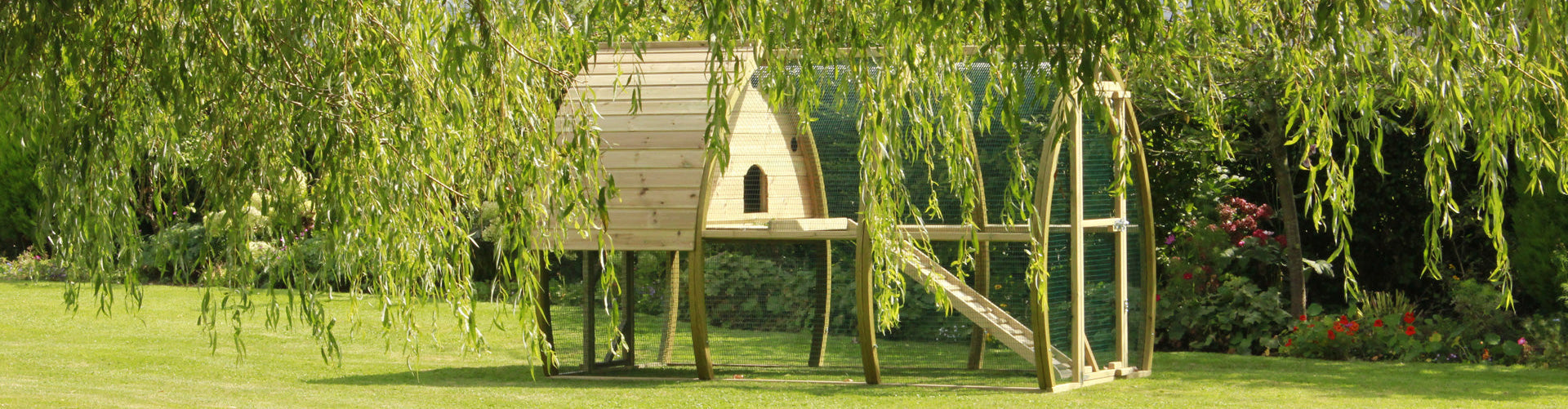 Arched Rabbit House by Framebow
