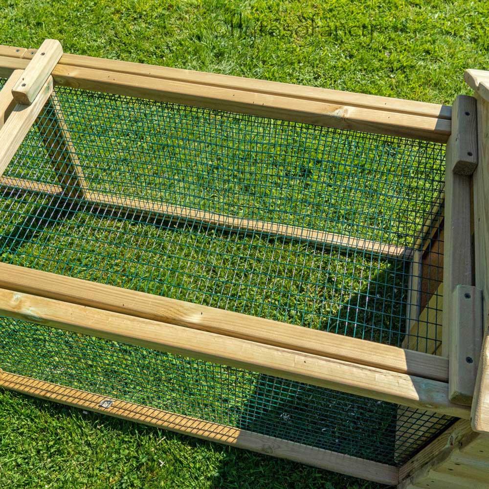 Top access panel Broody Chicken Coop