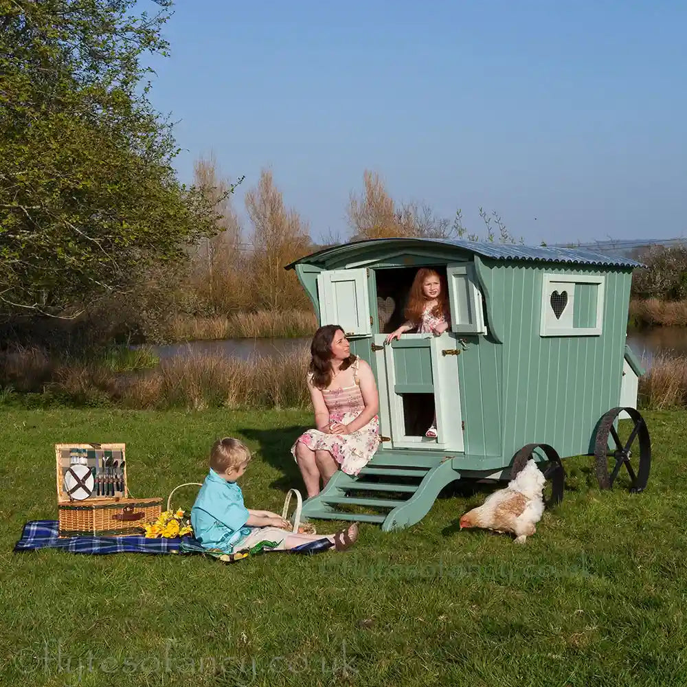 Gypsy Willow Hen House by Flyte so Fancy - picnic