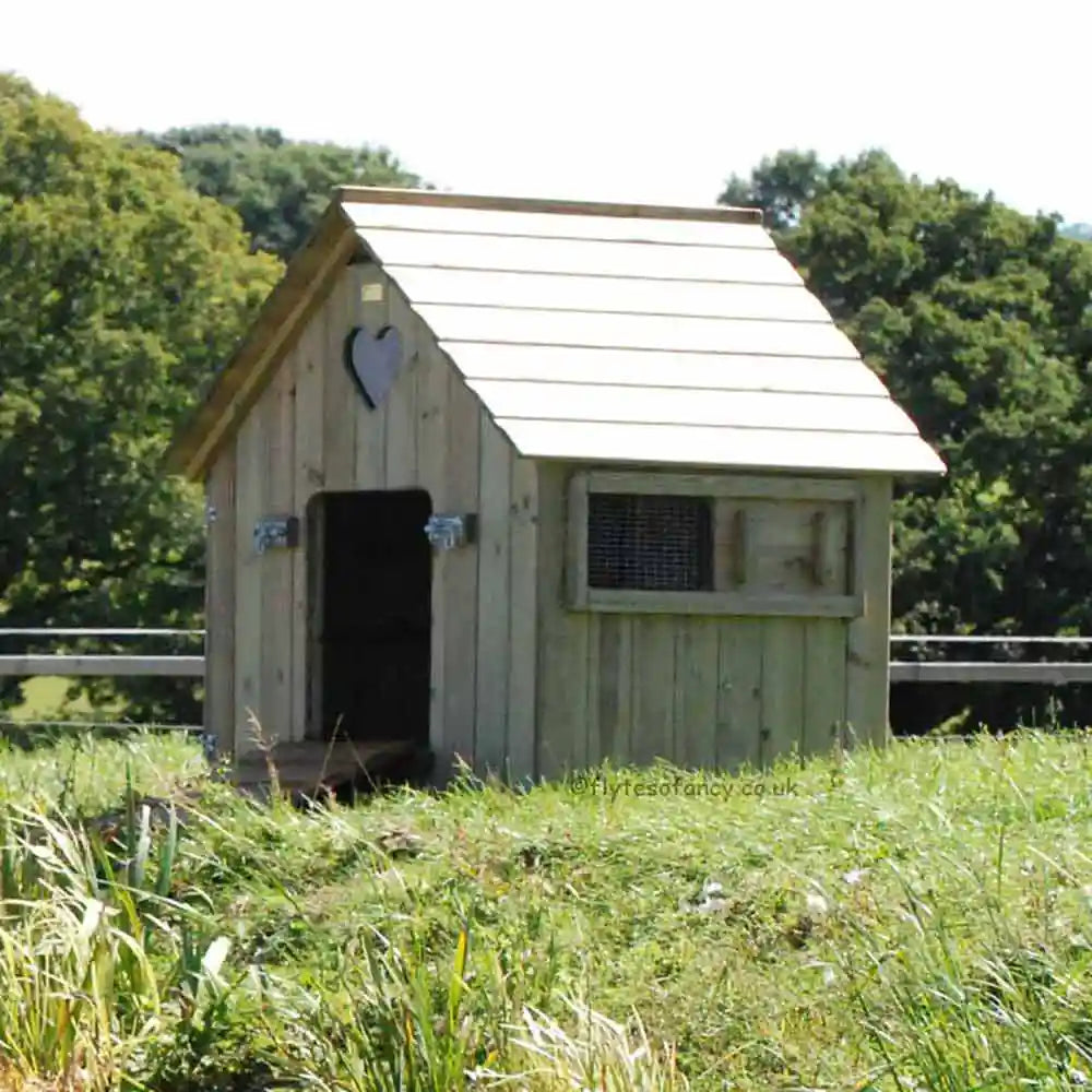 Large Classic Duck House, ventilation window