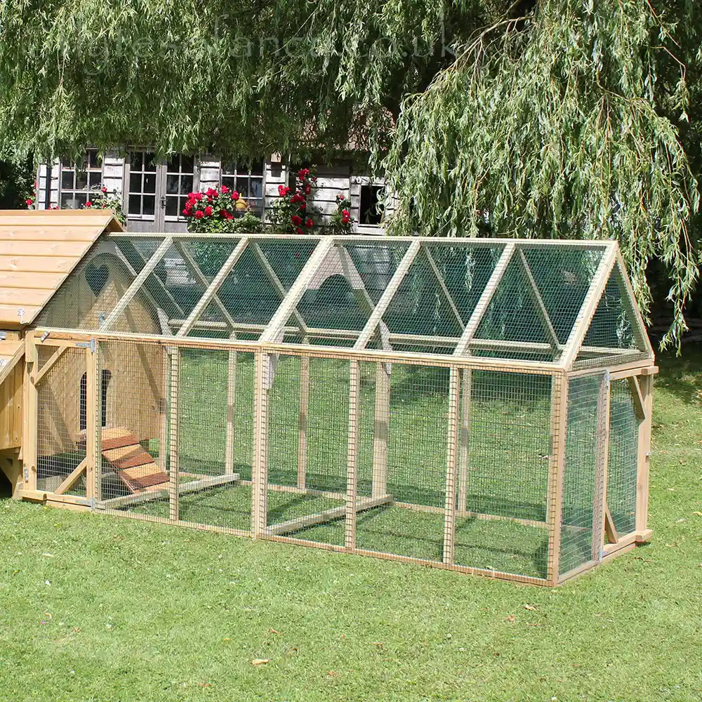 9ft long Run for Maggie's Dozen Hen House