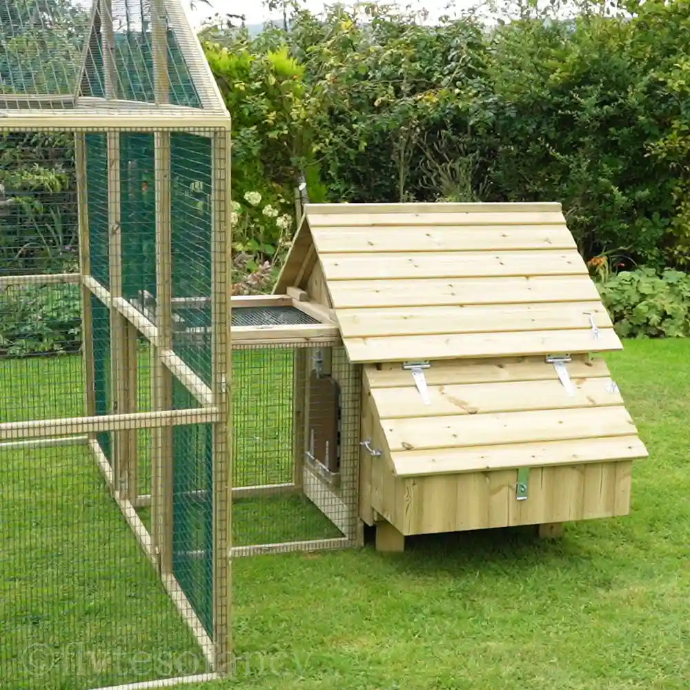 Protection Pen Mating Panel with Maggie's 6 Henhouse, view 2