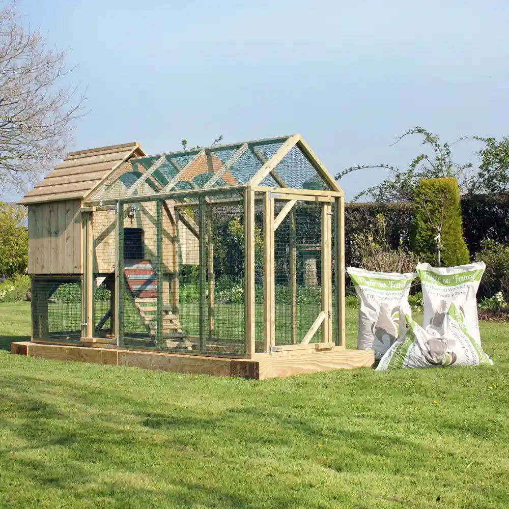 Sleeper & Woodchip Pack for a Long Legged Maggie's Six Henhouse