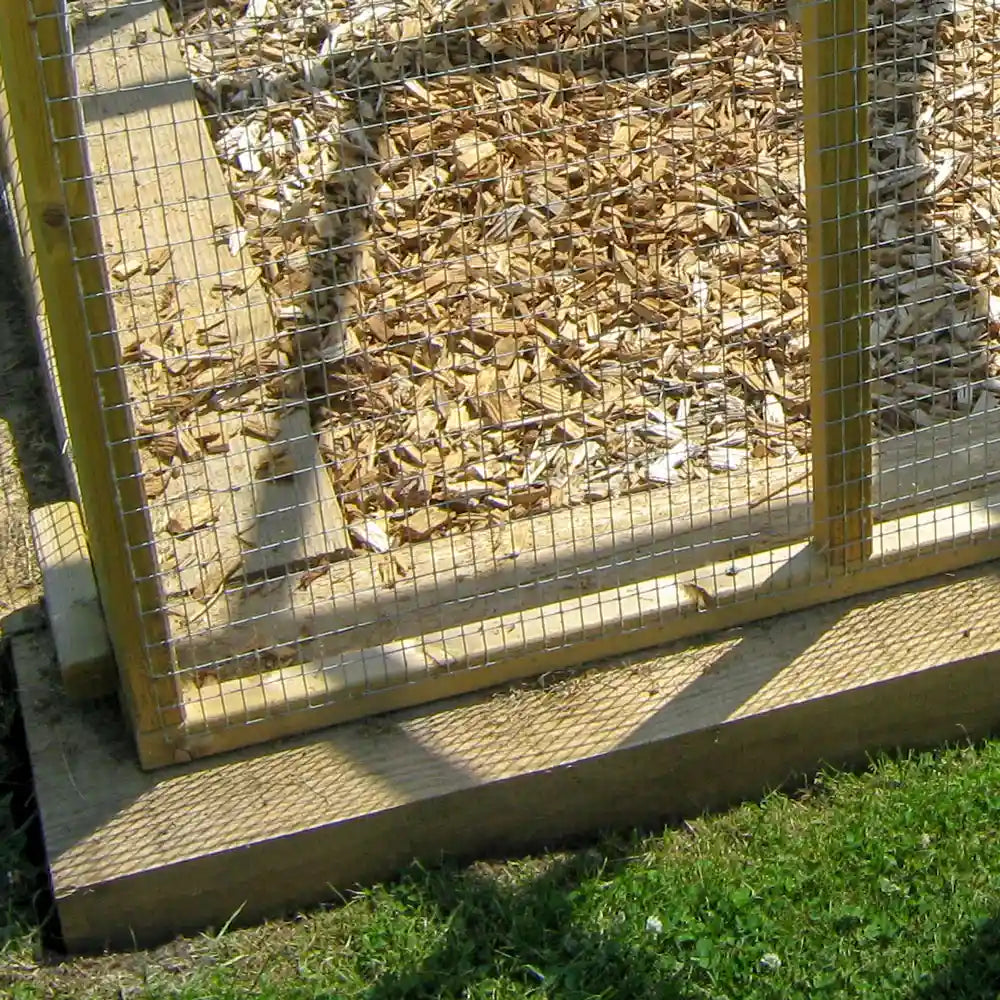Detail view of Sleeper & Woodchip Pack