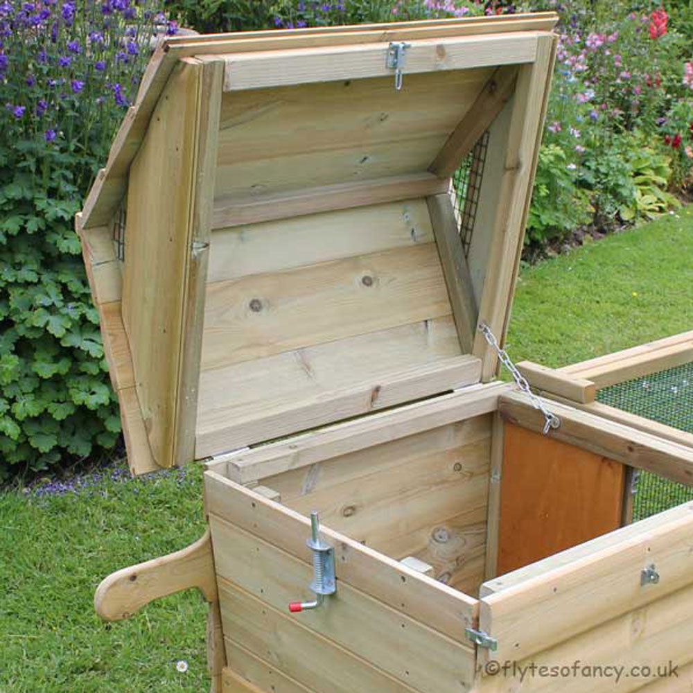 Roof open Guinea Pig House & Run