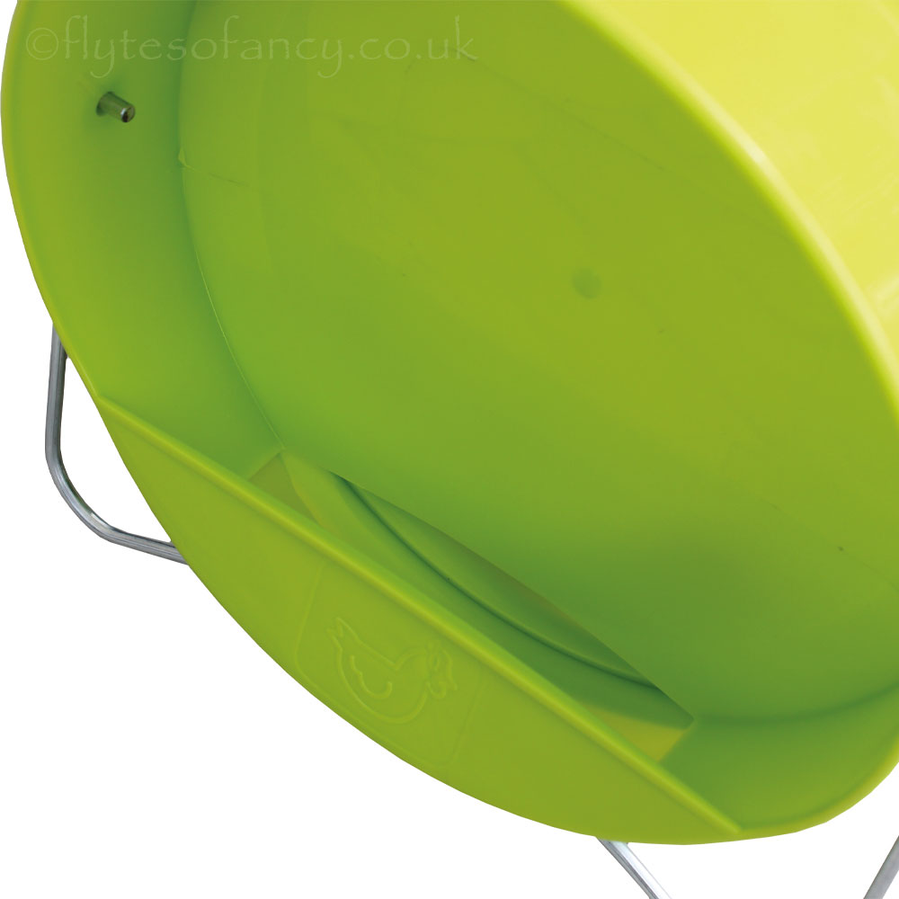Drinking lip of Green 6L Bucket Drinker for poultry