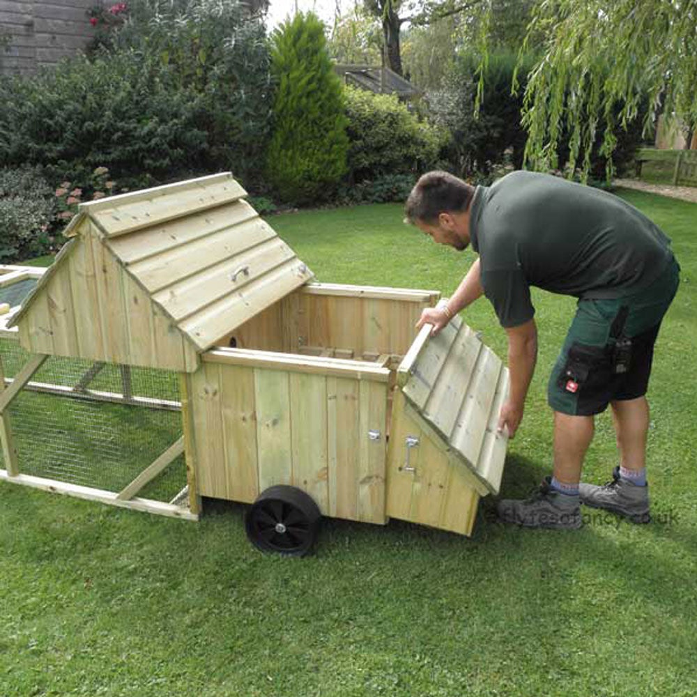 Sliding Roof of Dorset Ranger Six Chicken Coop