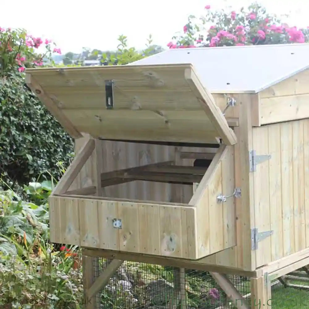 Rear nest boxes Flyte Aviary 6 Chicken Coop