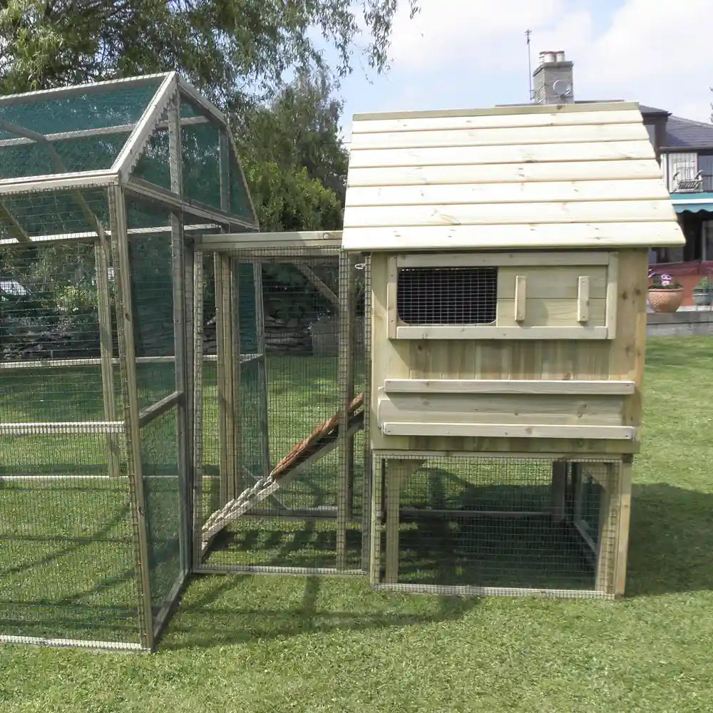 Protection Pen Mating Panel with Long Legged Maggie's Hen House