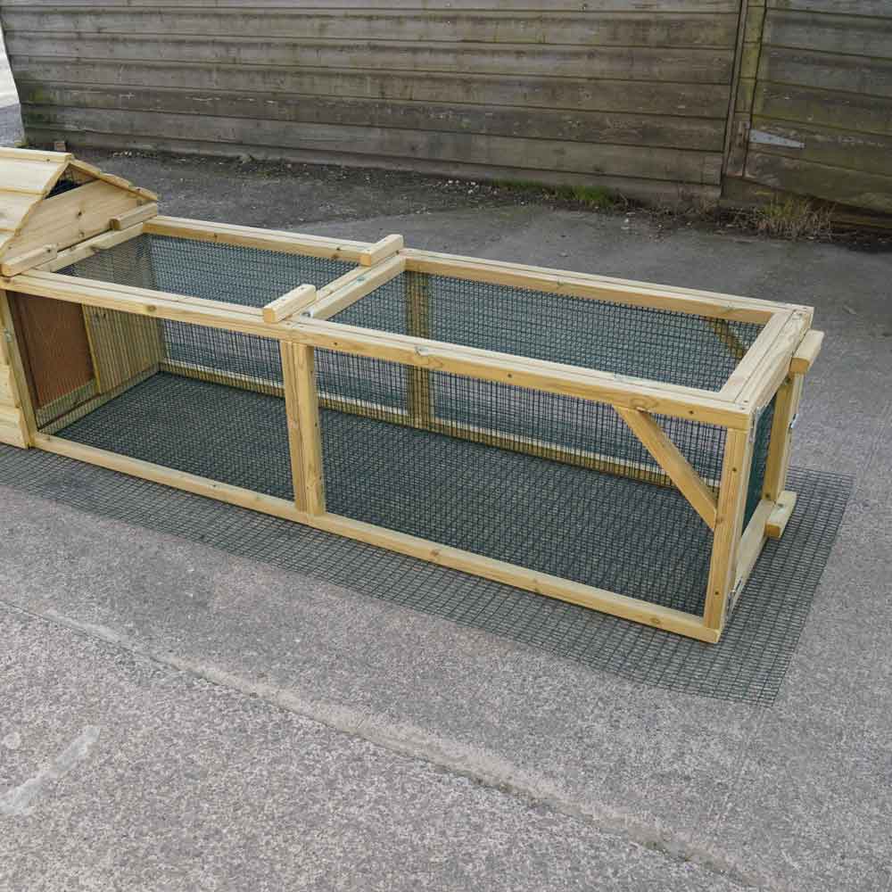 Anti-Rodent Scratch Mat for Broody Coops