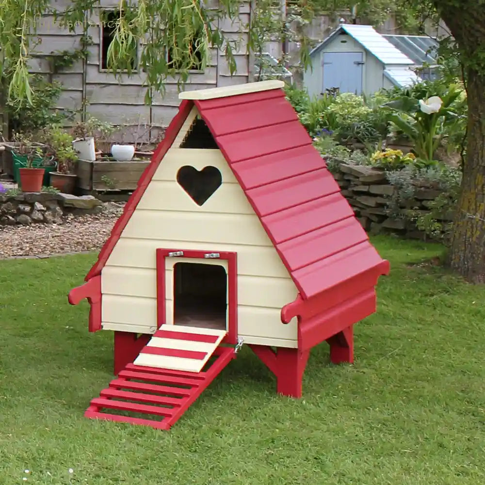 Painted Hobby Henhouse - red and cream