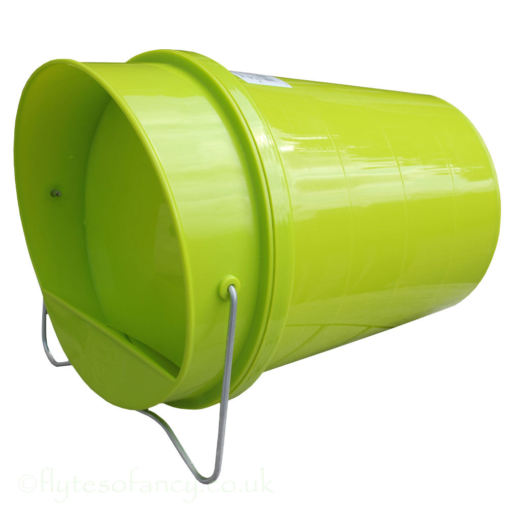 Gaun 6 Lit Green Plastic Bucket Drinker, side view