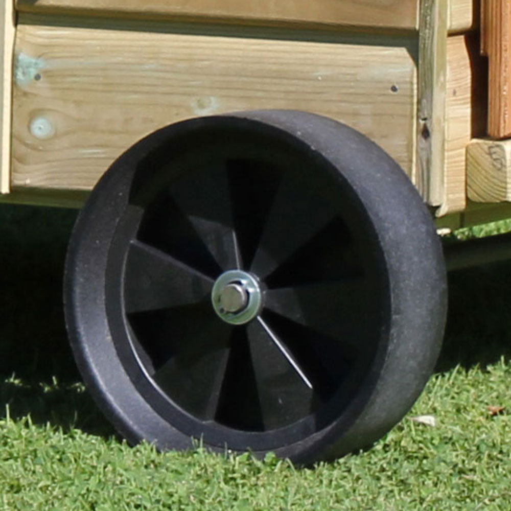 Wheels on axle for Hen Houses